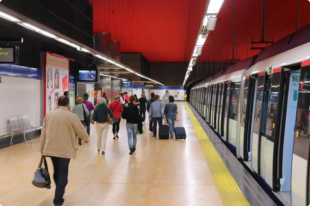 How to Get from Madrid Airport to Chamartín