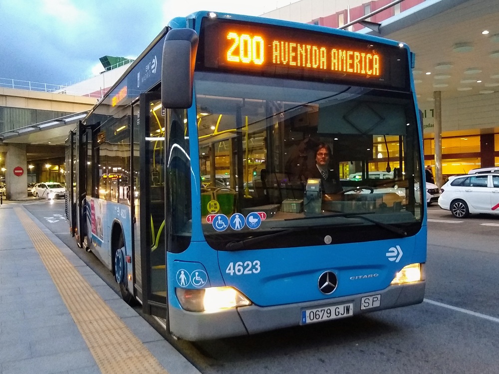 Bus (Line 200 / Express) - Barajas Chamartín