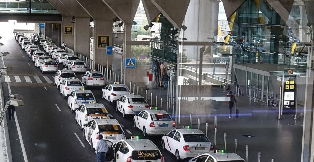 Long Taxi Lines at Madrid Airport (Barajas)